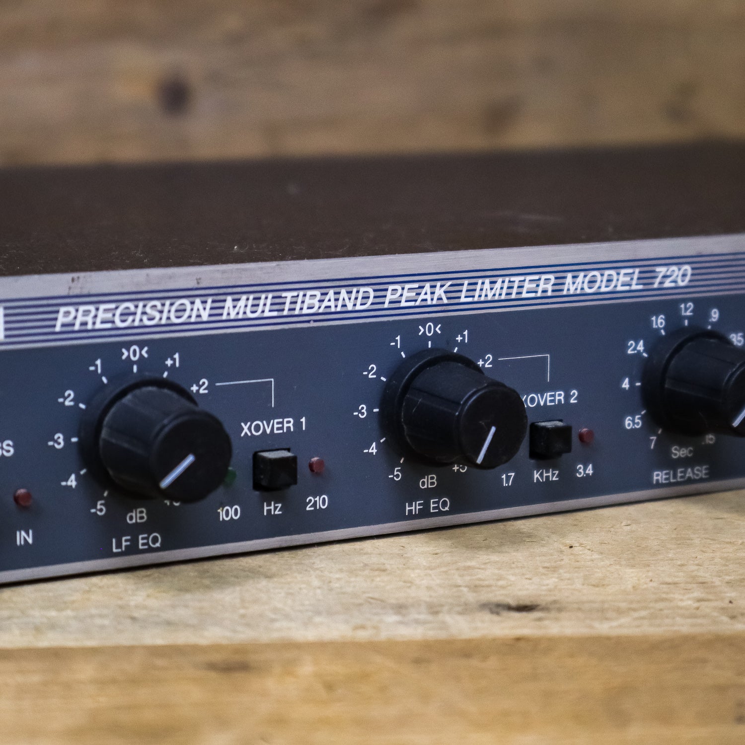 Aphex Dominator II Model 720 Stereo Multiband Peak Limiter – Pixel