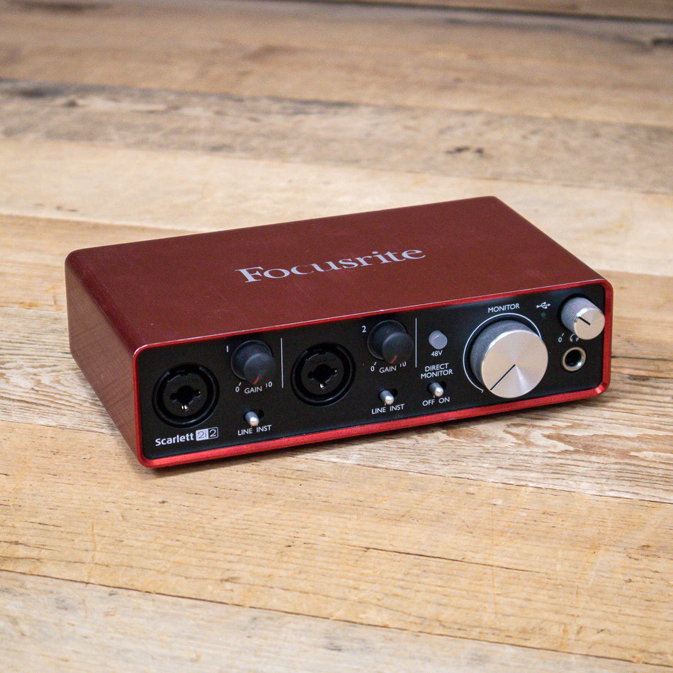 Focusrite Scarlett 2i2 (2nd Gen) USB Audio Interface