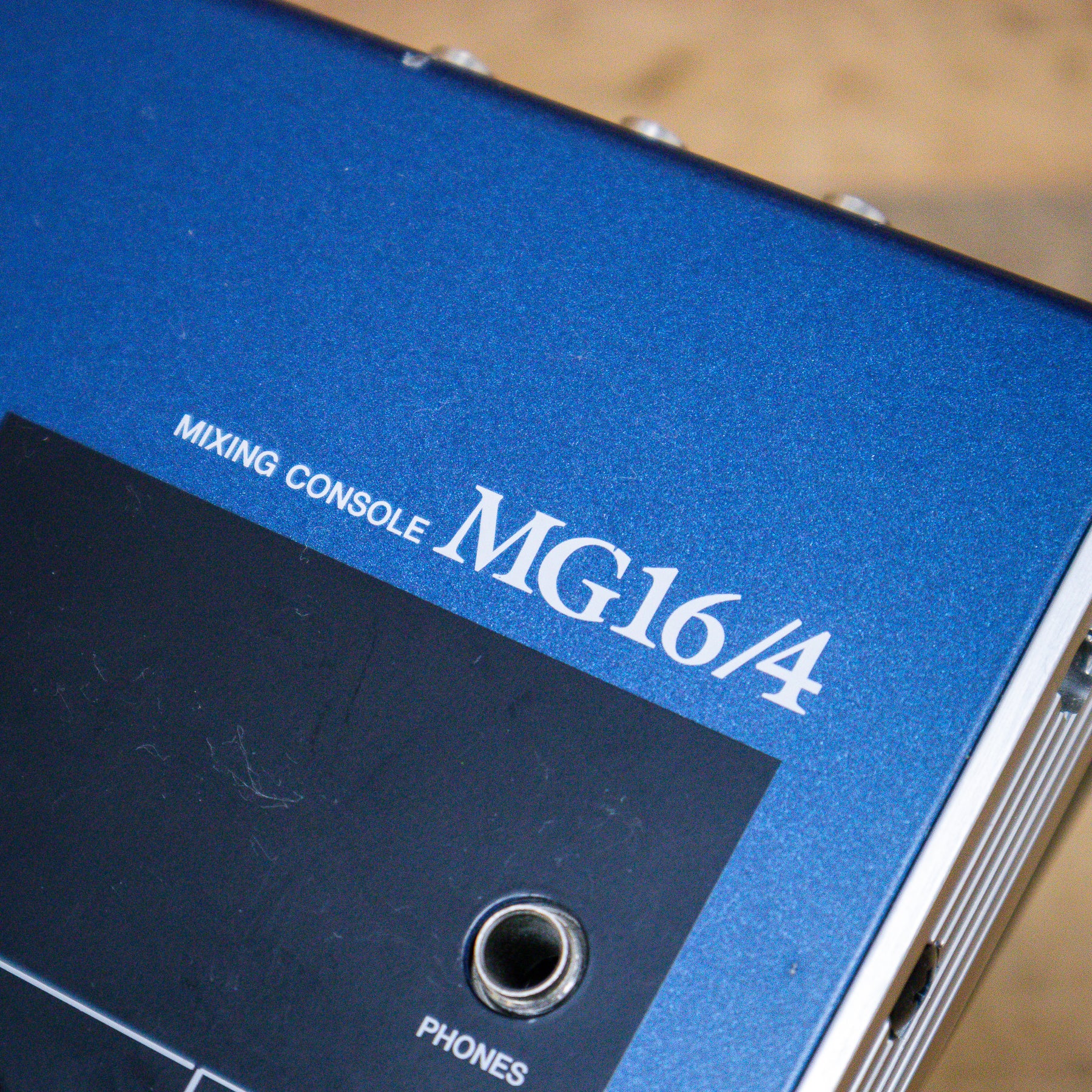 Yamaha MG16/4 Mixer 16-channel 4-bus Analog Mixing Console – Pixel