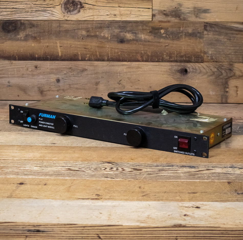 Furman PL-PLUS 8-Outlet Power Conditioner and Light Module
