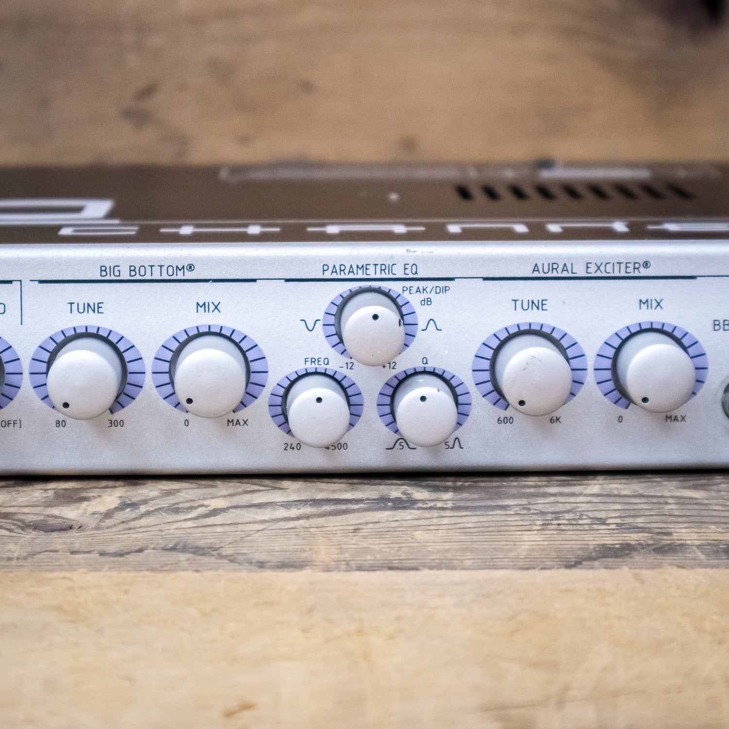 Aphex 230 Master Voice Channel W/ Aural Exciter Built In – Pixel