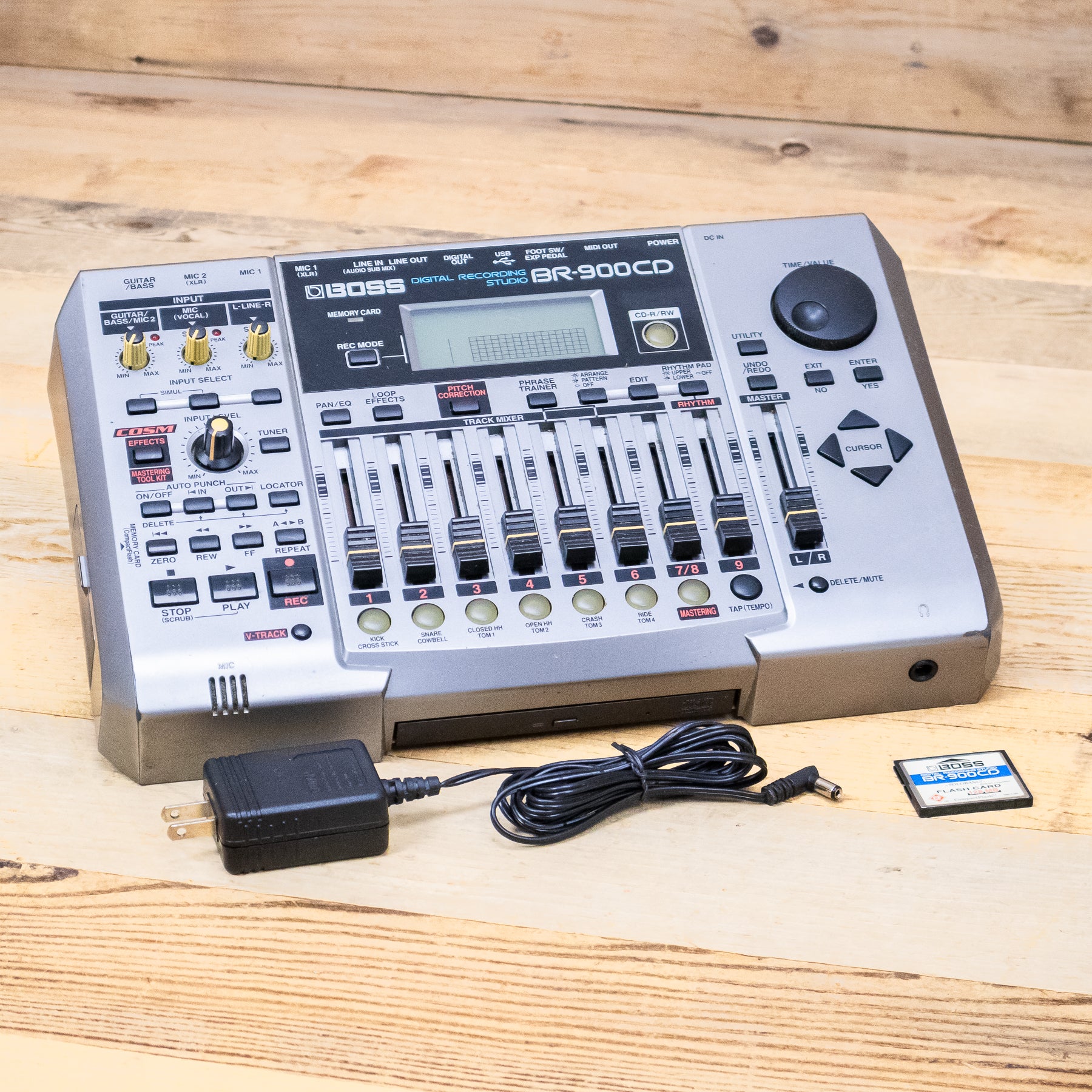 Boss BR-900CD (BR900CD) Digital 8-Track Multitrack Recorder