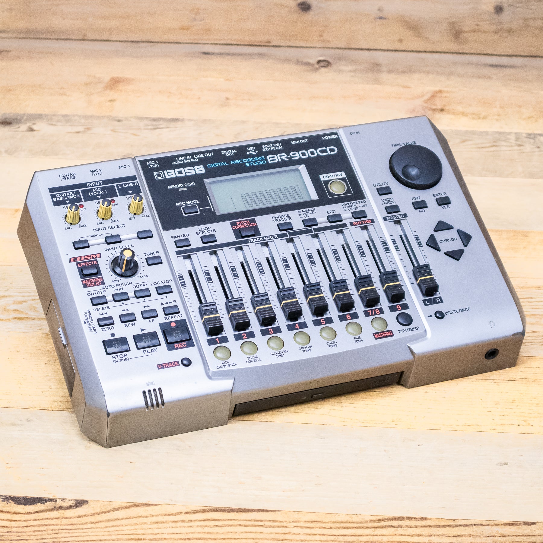 Boss BR-900CD (BR900CD) Digital 8-Track Multitrack Recorder