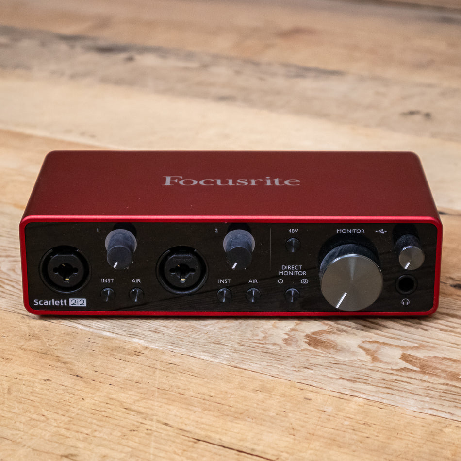 Focusrite Scarlett 2i2 USB Audio Recording Interface