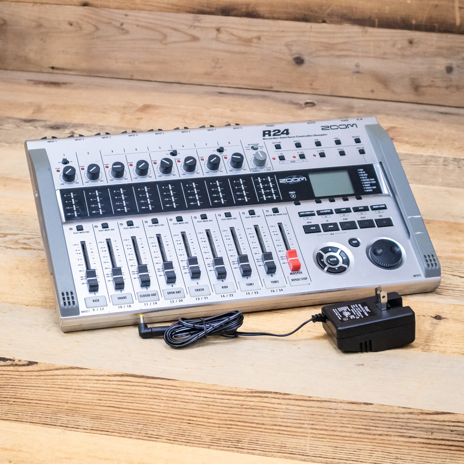 Zoom R24 (R-24) Digital Multitrack Recorder