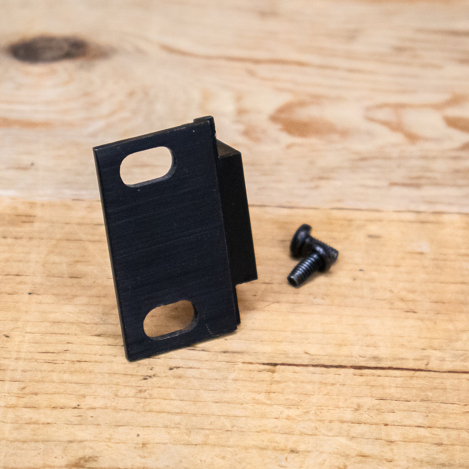DBX Single Rack Ear for 163x/263x/363x/463x/563x Mount Bracket