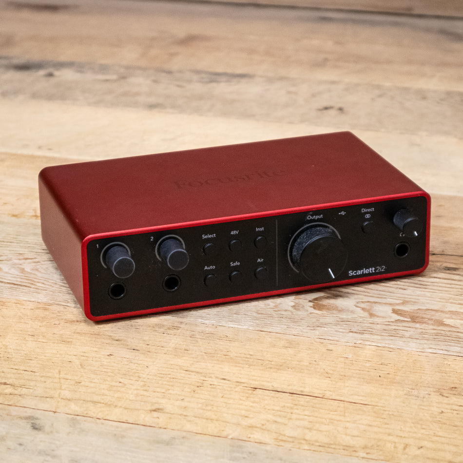 Focusrite Scarlett 2i2 (4th Gen) USB Audio Interface