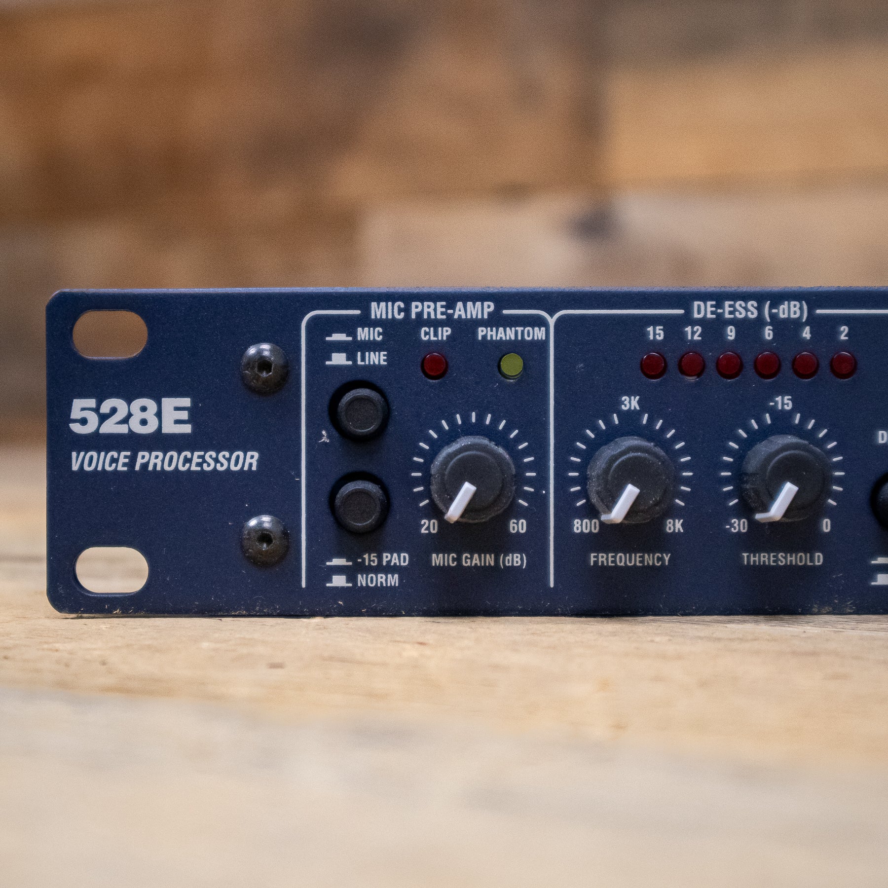 ここ Symetrix 528E Voice Processor – Pixel Pro Audio