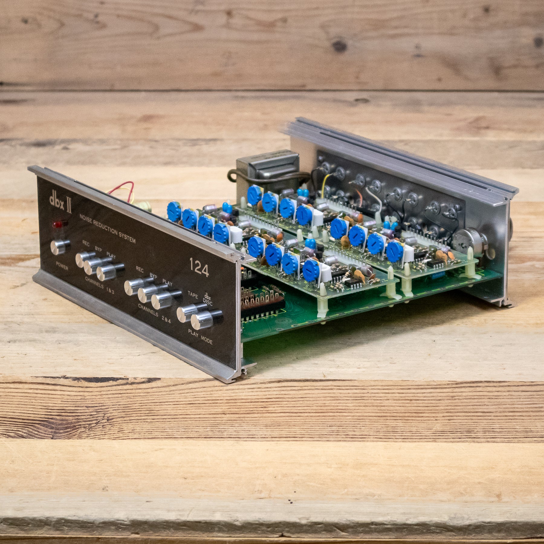 DBX II Model 124 4-Channel Noise Reduction System – Pixel Pro Audio