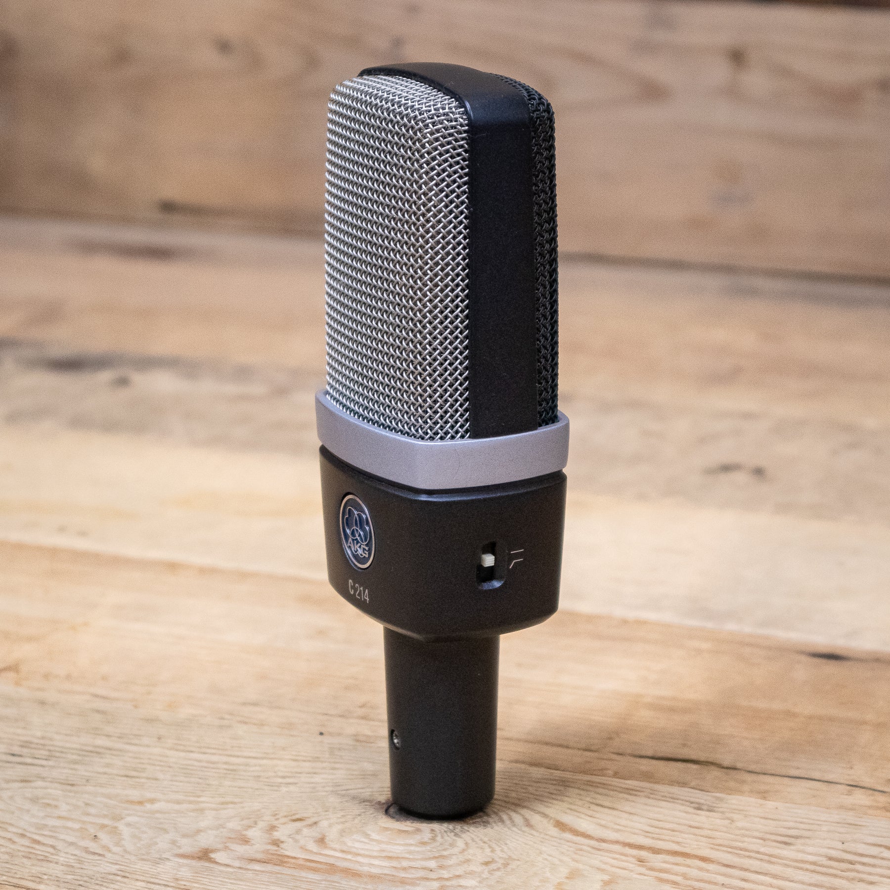 AKG C214 (C-214) Studio Condenser Microphone with Shock Mount
