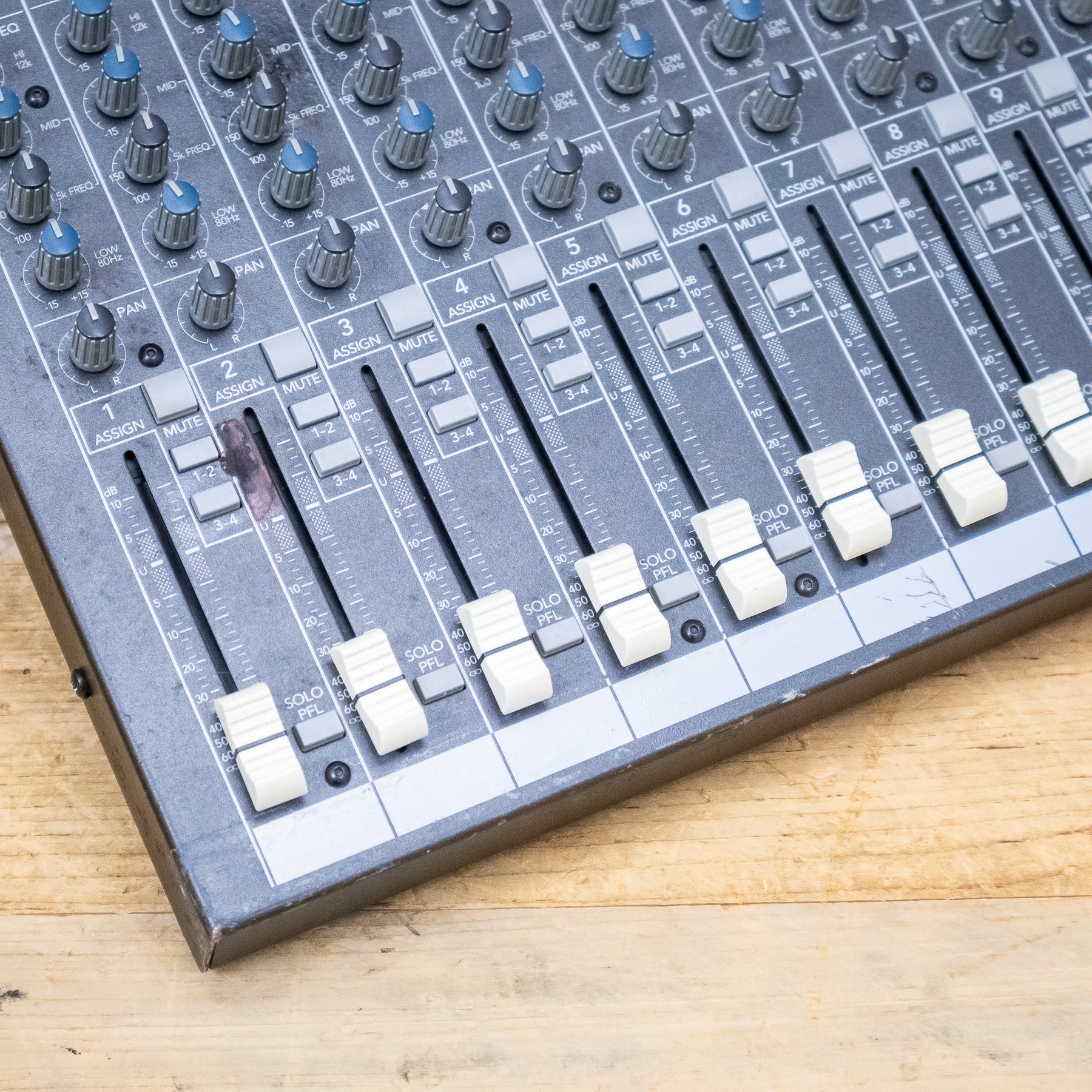 Mackie CFX16 (CFX-16) 16-Channel Mixer – Pixel Pro Audio