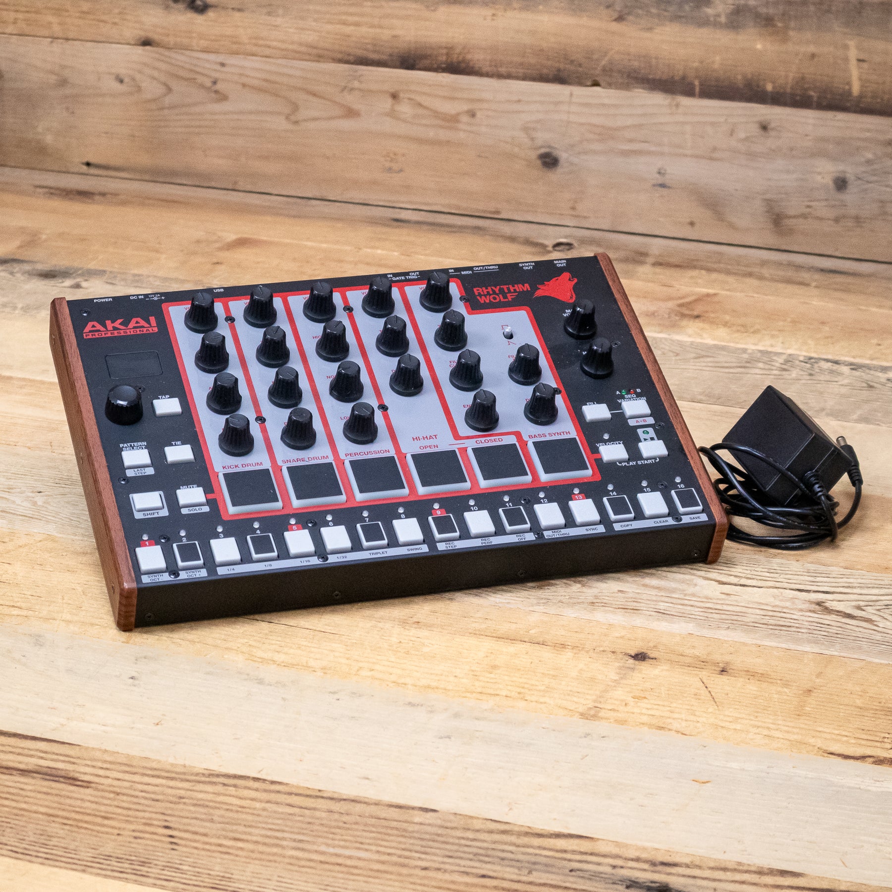 AKAI Professional RHYTHM WOLF 本体 Akai Rhythm Wolf Analog Drum Machine and Bass Synthesizer – Pixel