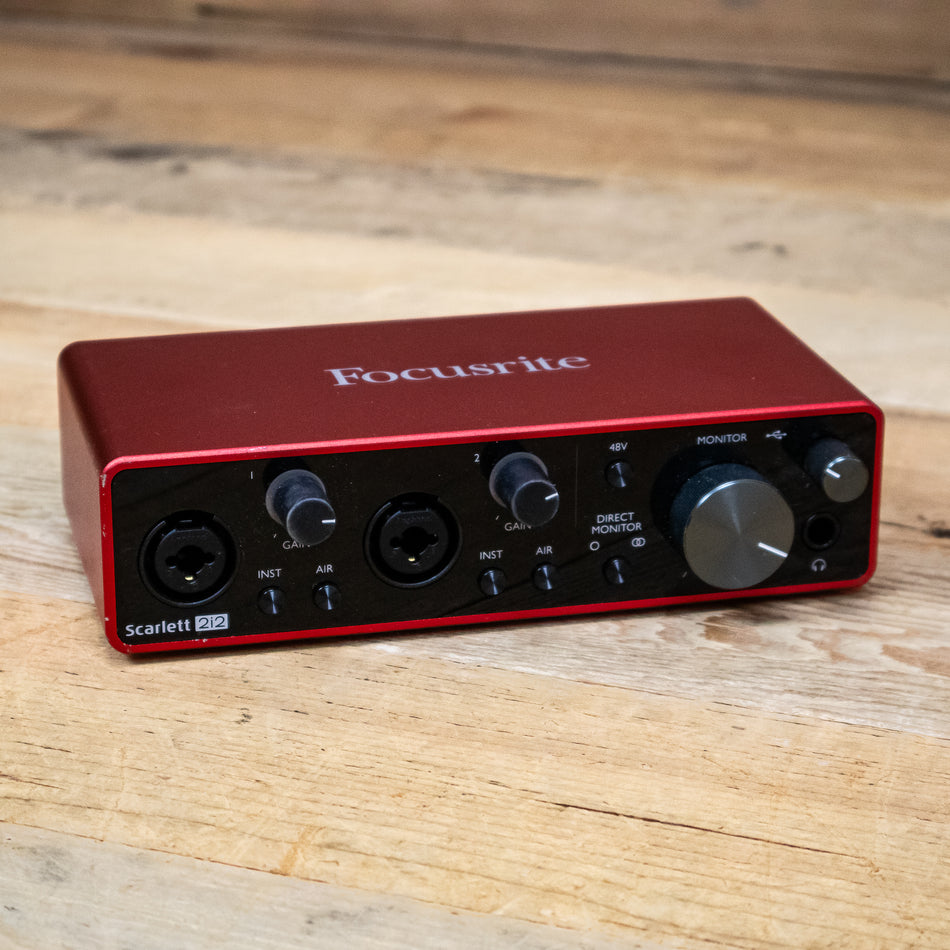 Focusrite Scarlett 2i2 (3rd Gen) USB Audio Interface