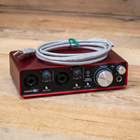 Focusrite Scarlett 2i2 (2nd Gen) USB Audio Interface