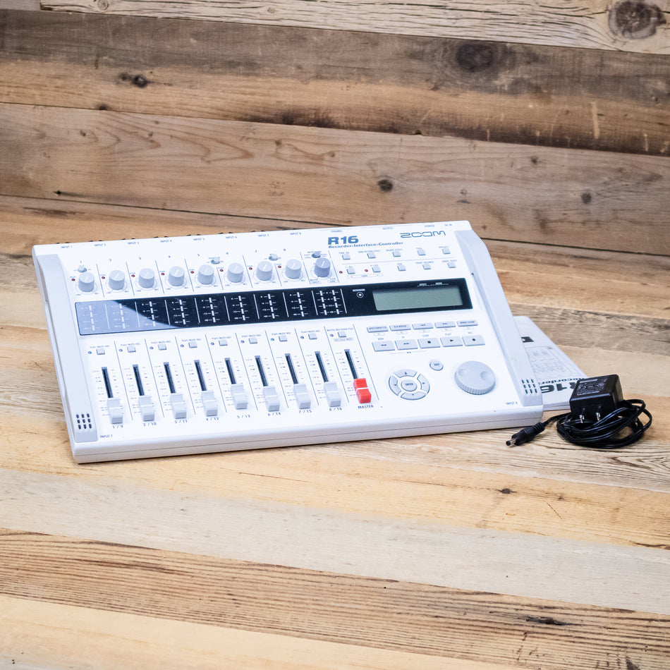 Zoom R16 (R-16) Digital Multitrack Recorder
