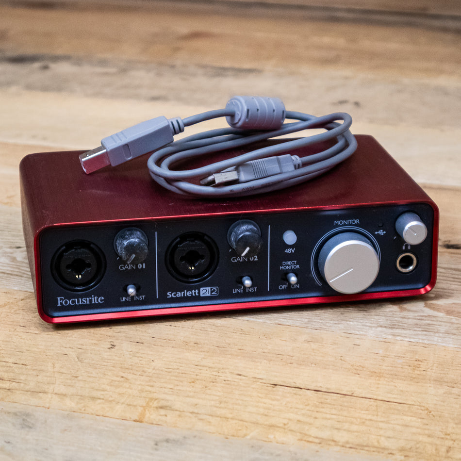 Focusrite Scarlett 2i2 USB Audio Recording Interface