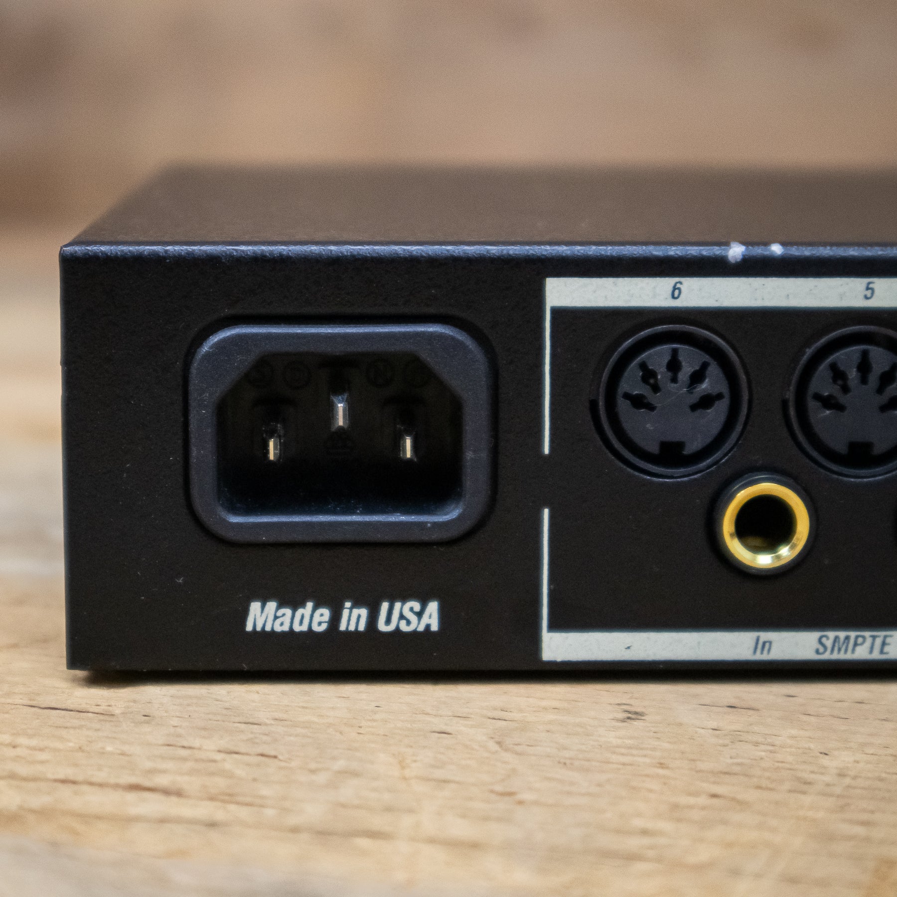 MOTU Micro Express 4x6 USB Bus-Powered MIDI Interface – Pixel Pro