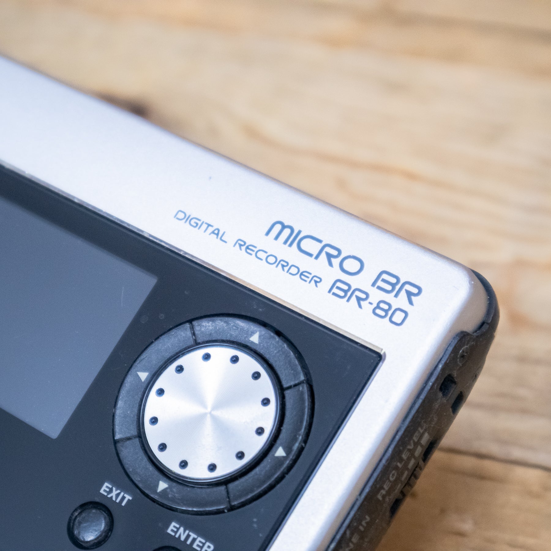 Boss Micro BR-80 8-track Digital Pocket Studio Recorder – Pixel
