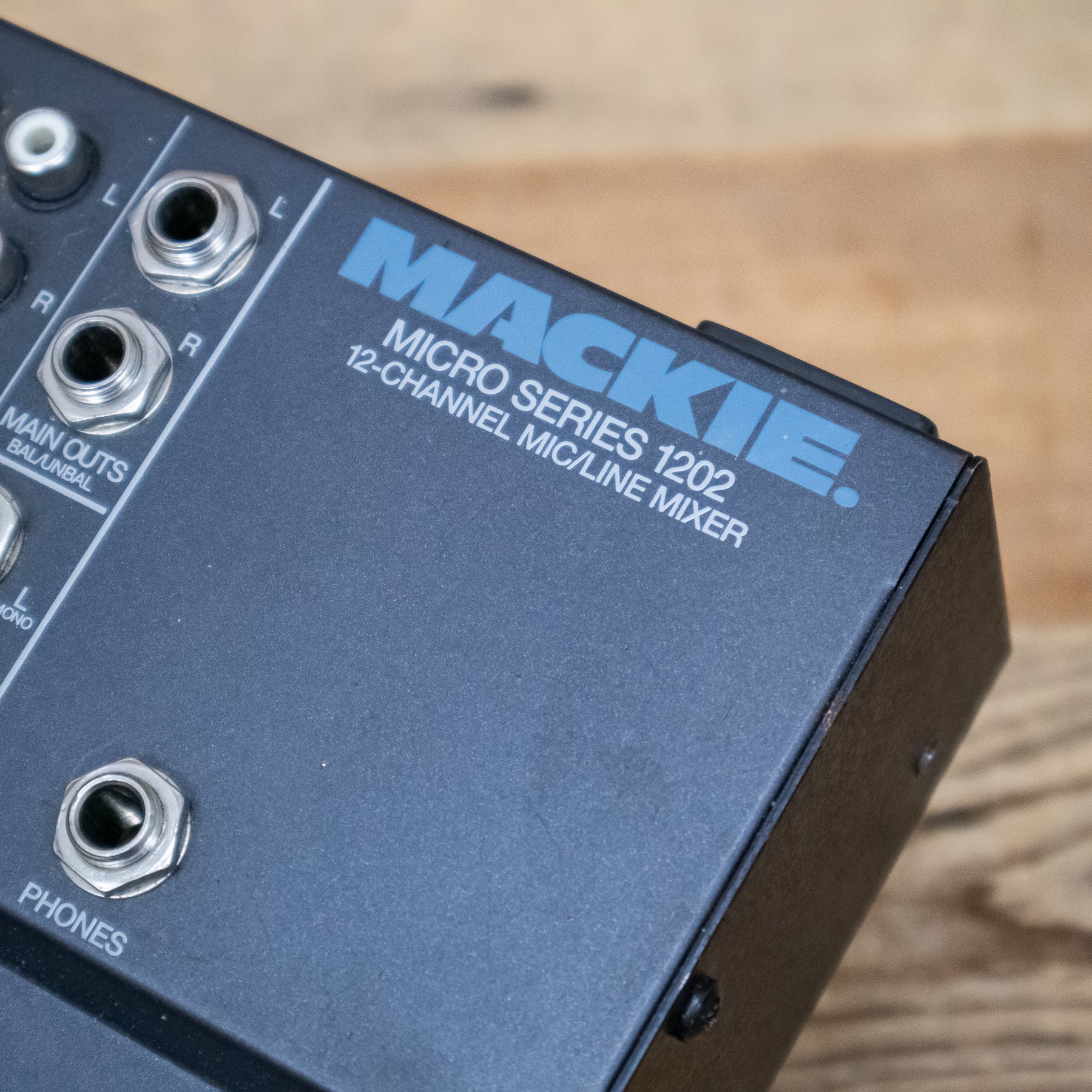Mackie 1202 Micro Series Compact 12-Channel Mixer with Minor Issue